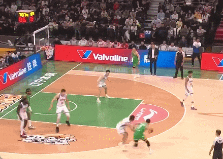 24+7!炸裂赛季首秀!中国男篮第一组织控卫